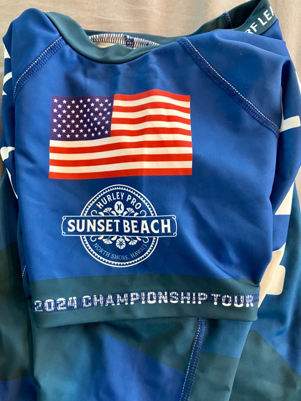 Hurley Sawyer Lindblad 2024 World Surf League Sunset Beach Contest Rash Guard - Picture 3 of 5